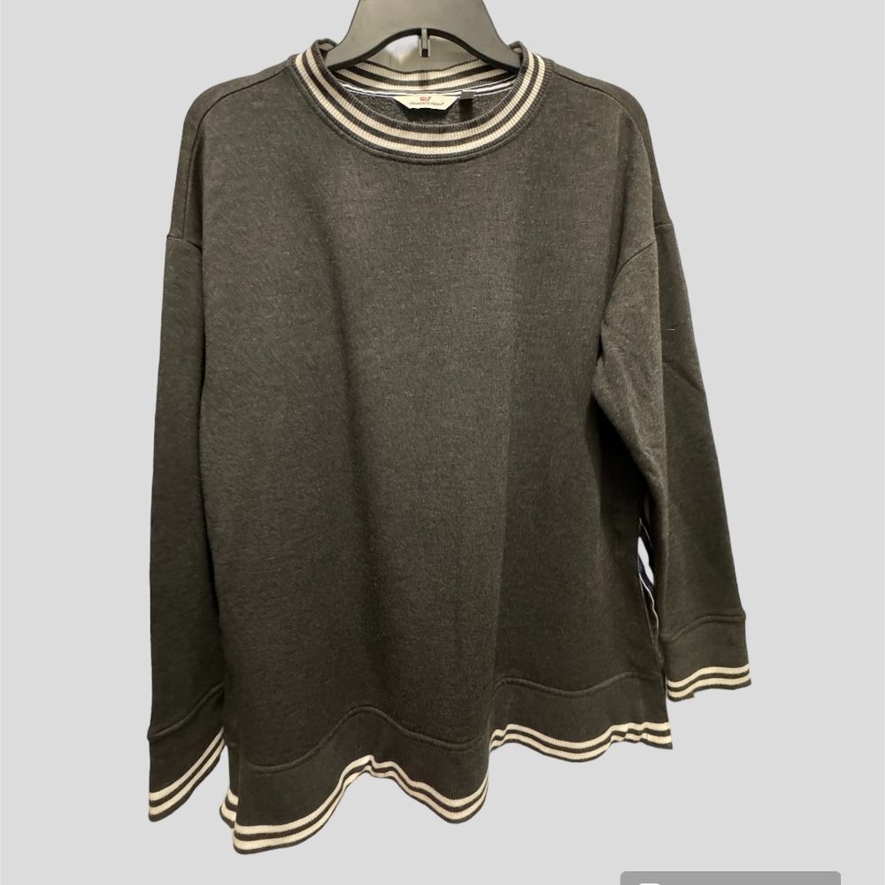 Vineyard Vines Size small crew neck sweater